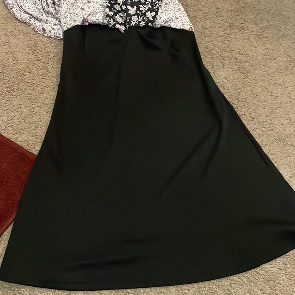 Catos Floral Dress - Picture 4 of 4